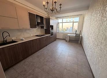 red centr: 3 комнаты, 92 м², 4 мкр 5 этаж, Свежий ремонт — 1