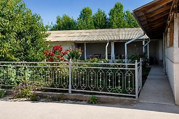 Продажа коттеджей и домов: 🏡 Продаётся уютный дом в г. Ош, район Жапалак, ул. Токтогула 1А 📍 — 2