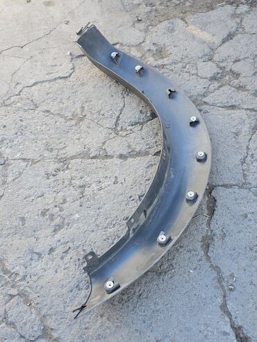 Крылья и комплектующие: Накладка крыла Заднее правое Land Rover, 1999 г., Б/у, Оригинал — 12