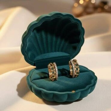 Minđuše: Set minđuša – elegantni modeli sa cirkonima Par 1000 din,dva para 1400 — 13