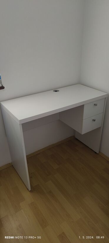 polovni trpezarijski sto: Desks, Rectangle, Wood, New