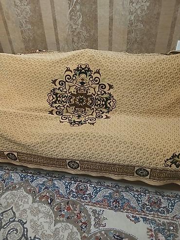 örtü: Bej rəngli klassik dizaynlı döşək/örtük - Material: qalın, yumşaq — 1