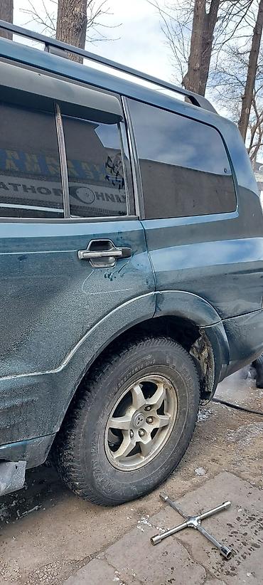 Другая мужская одежда: Продаю mitsubishi montero III 2000год двигатель 3.5 MPI. после — 12