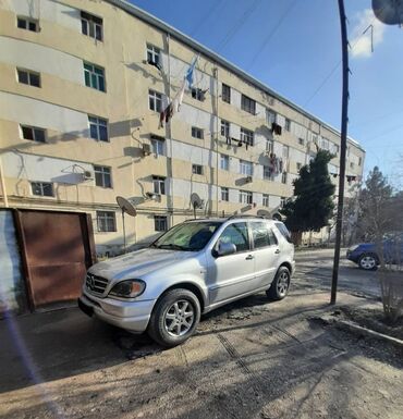 Mercedes-Benz: Mercedes-Benz M-Class: 4.3 l | 2000 il Ofrouder/SUV — 6