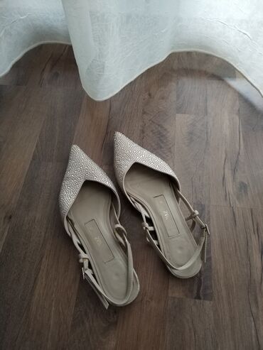 fishbone bez mana: Sandals, Zara, 38