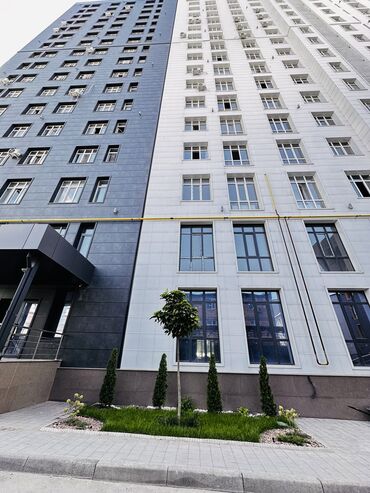 срочно продаётся 1 комнатная квартира в районе ошского рынка по улице молодая гвардия токтогула: 1 комната, 45 м², Элитка, 13 этаж, Дизайнерский ремонт