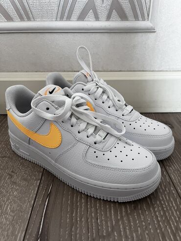 Кроссовки и спортивная обувь: Nike Air Force -женские. Новые, Оригинал. Цвет- белый. Размер