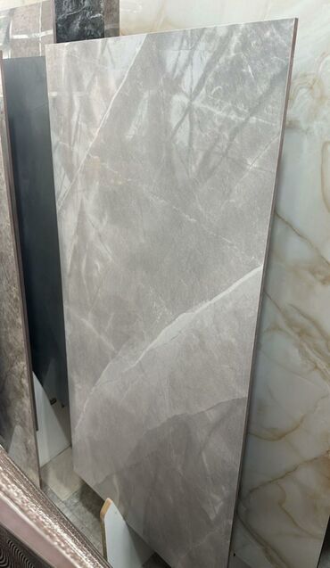 su dalgasi: Böyük ölçülü keramika/porcelan plitə - Rəng və naxış: açıq-boz mermer