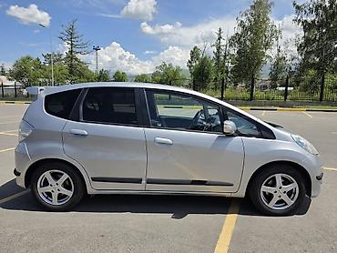 honda авенсис: Honda Jazz: 2011 г., 1.3 л, Вариатор, Гибрид, Хэтчбэк — 4