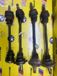 продаю в связи с переездом: Граната Наружная, Внутренняя, С приводом Mercedes-Benz 2004 г., Б/у, Оригинал, Япония