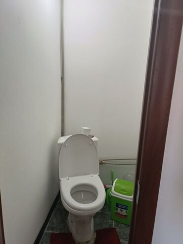 город оше: 35 м², 1 комната, Парковка