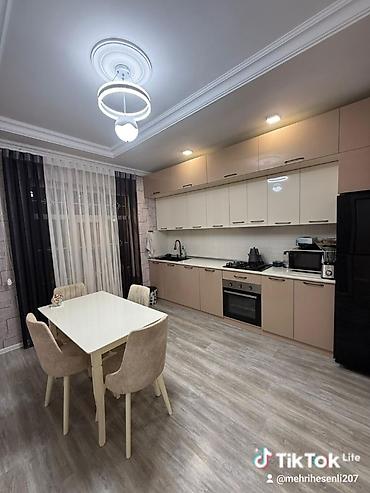 Həyət evləri və villaların satışı: Satılır: həyət evi - İki mərtəbəli (yerüstü yaşayış və yerdə — 9