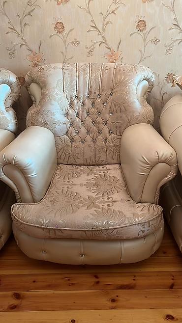 Qonaq otağı dəstləri: Masa və oturacaqlar — 9