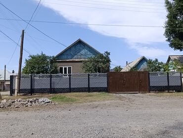 дом в пригородное: Дом, 90 м², 4 комнаты, Агентство недвижимости, Косметический ремонт