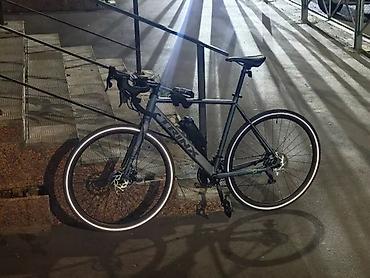 Trinx şosse tipli velosiped. Az sürülüb. Veloliderdən alınıb