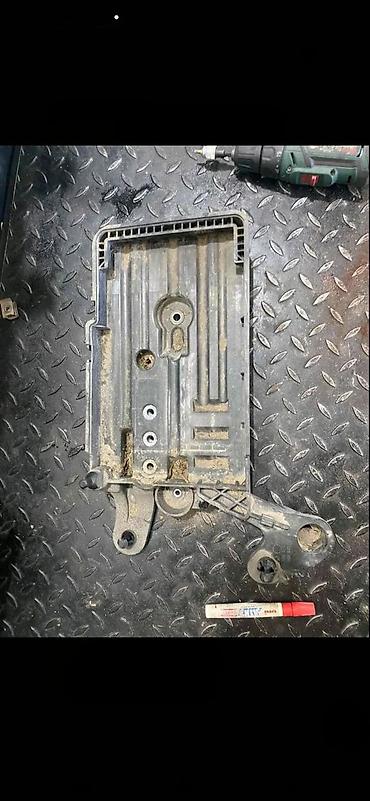 kamere za traktor: GOLF 7 NOSAC AKUMULATORA 5Q0915321G | audi vw delovi ALTINA ZEMUN — 3