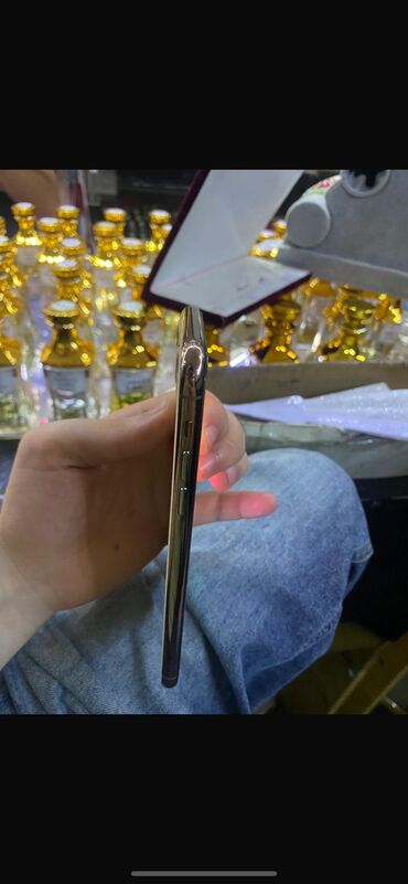 iphone 6s 32gb qiymeti: IPhone 11 Pro Max, 256 GB, Qızılı, Face ID