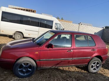 продаю в связи с переездом: Volkswagen Golf: 1992 г., 1.8 л, Механика, Бензин, Хэтчбэк