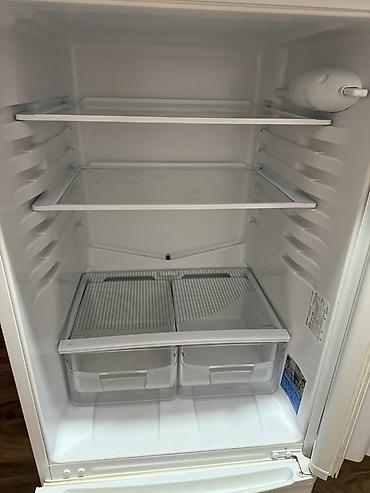 s25 plus: Холодильник Indesit, двухкамерный, белый цвет, нижняя морозильная — 4