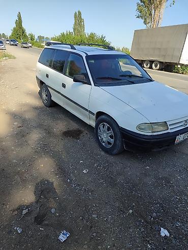 Opel: Opel Astra: 1993 г., 1.6 л, Кол менен иштөөчү, Универсал — 1