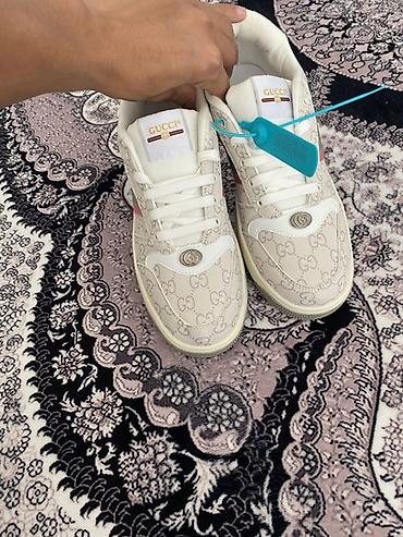 Спорттук бут кийим: Кроссовкалар, 41, 41.5, 42, Gucci, Жаңы, түсү - Саргыч боз — 2