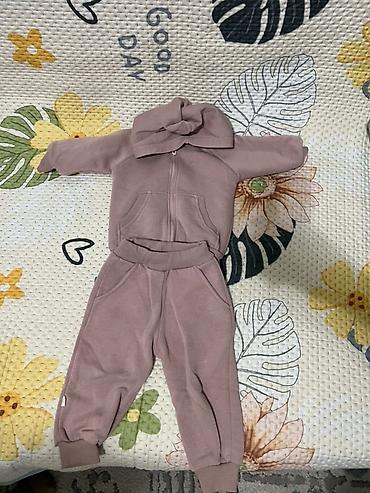 тройки carters: Продаю детские одежды для младенцев 1-2 лет, таких одежд 2 пакета — 4