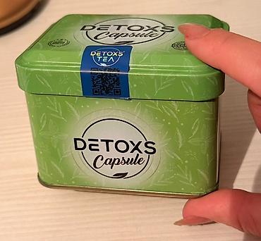 tuheksan kapsul: Detoxs Capsule – metal qablaşdırmada təqdim olunan kapsul məhsulu — 1