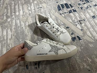Белые кеды Golden Goose (надписи GGDB/GOOSE на шнурках и стельке) at lalafo.kg Белые кеды Golden Goose (надписи GGDB/GOOSE на шнурках и стельке)