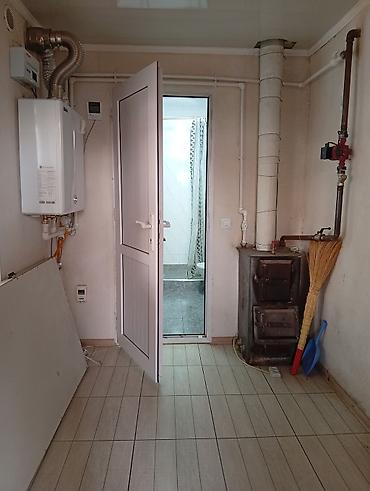 Продажа коттеджей и домов: Продаётся частный дом с участком и крытым двором. - Дом одноэтажный — 8