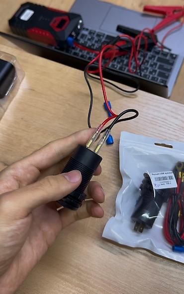 Другая автоэлектроника: Врезная розетка в авто USB разъемы в машину Разъемы для зарядки в авто at lalafo.kg — 5 Другая автоэлектроника: Врезная розетка в авто USB разъемы в машину Разъемы для зарядки в авто — 5