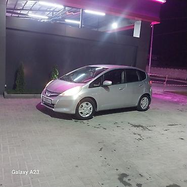 Honda: Honda Fit: 2010 г., 1.3 л, Вариатор, Гибрид, Хэтчбэк — 10