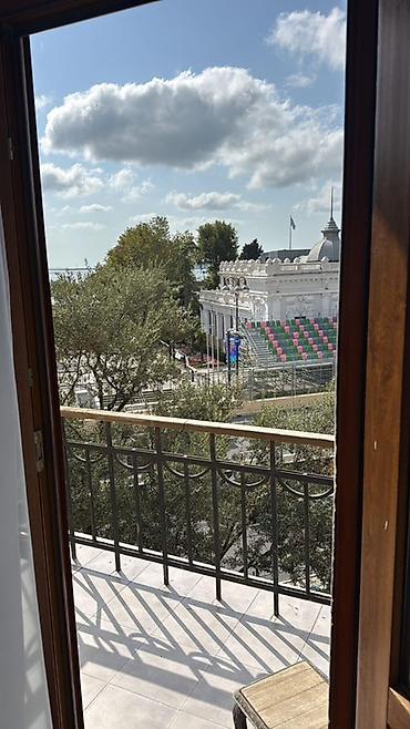sebail: Formula 1 yaris zamani Balkon kiraye verilir. Max Adam: 6 nefer — 2