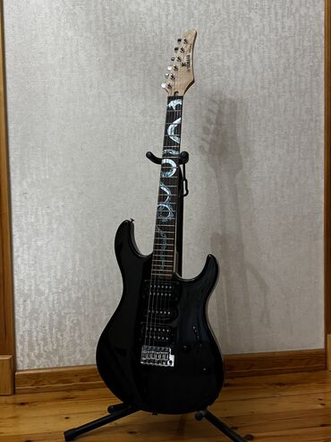 Elektro gitaralar: Elektron gitara, Yamaha, 6 sim, İşlənmiş, Ünvandan götürmə