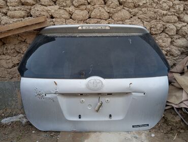российский номер фит: Крышка багажника Toyota 2004 г., Б/у, цвет - Серебристый,Оригинал