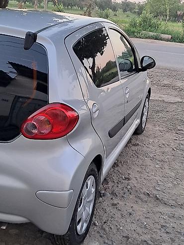 bmw 5 e60: Toyota Aygo: 2006 г., 1 л, Механика, Бензин, Хэтчбэк — 4
