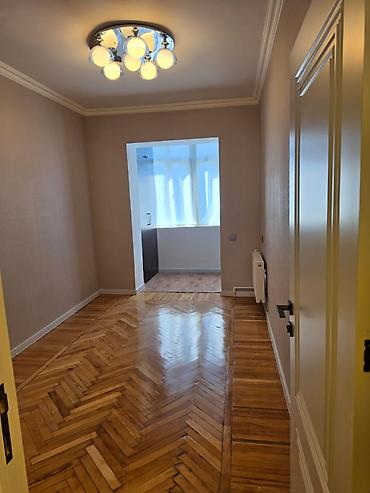 1 otaql: Nerimanov rayonu Tehsil Nazirliyinin yaninda 5mertebeli binanin 5ci — 9