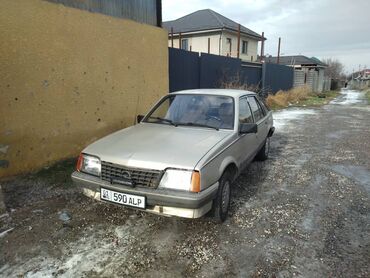 Opel: Opel Ascona: 1.6 л, Механика, Бензин, Хэтчбэк