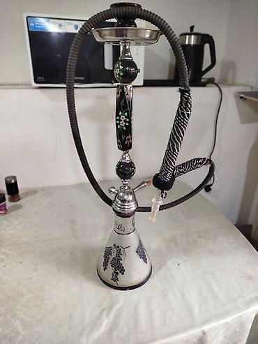 Nəbati naxışlı klassik nərgilə - Material: şüşə kolba, metal gövdə və