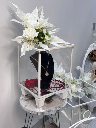 Sifarişlə salon mebeli: Şüşə, Zəmanətsiz, Kredit yoxdur, Ödənişli çatdırılma