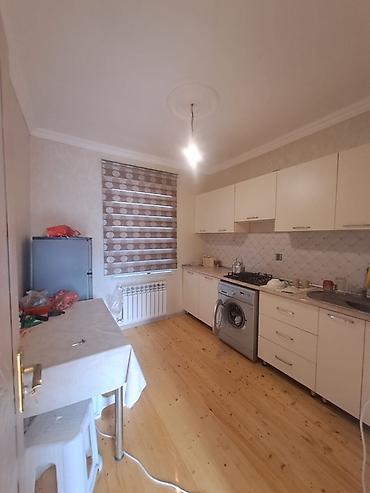 2 otaqli evler satilir: 1 mərtəbəli həyət evi Plan: - 2 otaq: qonaq otağı və yataq otağı - — 2