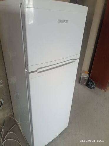 Холодильники: Холодильник Beko, Б/у, Двухкамерный, 55 * 157 * 55