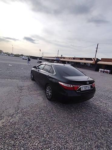 mini kuper: Toyota Camry: 2017 г., Гибрид, Седан — 4