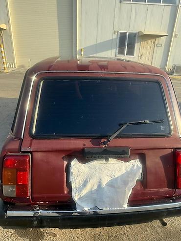 VAZ (LADA): VAZ 2104 universal – tünd qırmızı rəng Xüsusiyyətlər: - Korpus: 5 — 4