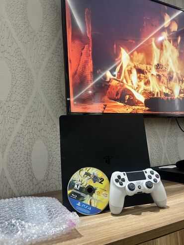 где купить sony playstation 4: İdeal Ps4 Slim+pult+kabellər. Konsolun işləməyində heçbir problem