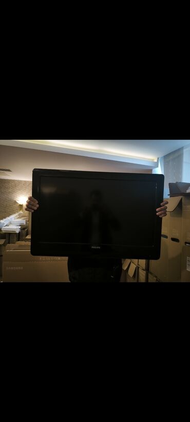 hisense t5 plus: İşlənmiş Televizor Philips LCD 82" Ünvandan götürmə