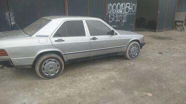 фольксваген пассат 2: Mercedes-Benz 190: 1984 г., 2 л, Механика, Бензин, Седан