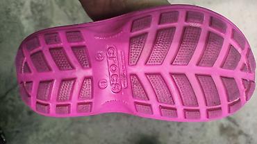 Детская обувь: Детские резиновые сапоги Crocs Handle It Rain Boot, цвет ярко‑розовый — 3