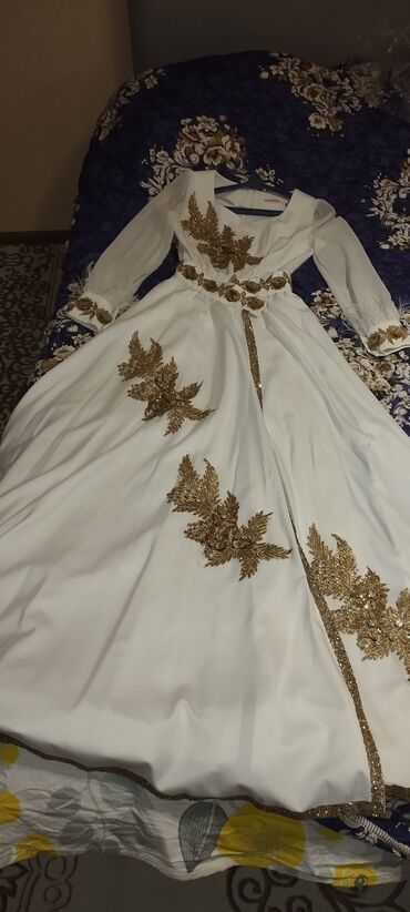 фасоны узбекских платьев: Вечернее платье, Длинная модель, S (EU 36), M (EU 38)