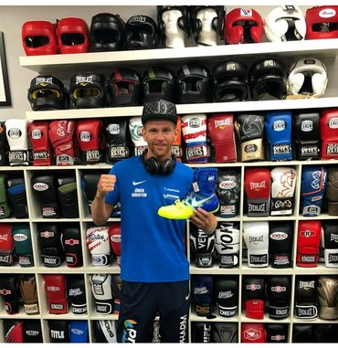 очки для плавания бишкек цена: Спортивный магазин SPORTWORLD Перчатки Большой ассортимент