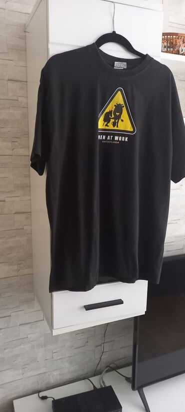 crna majca polurolka xl: Men's T-shirt XL (EU 42), bоја - Crna